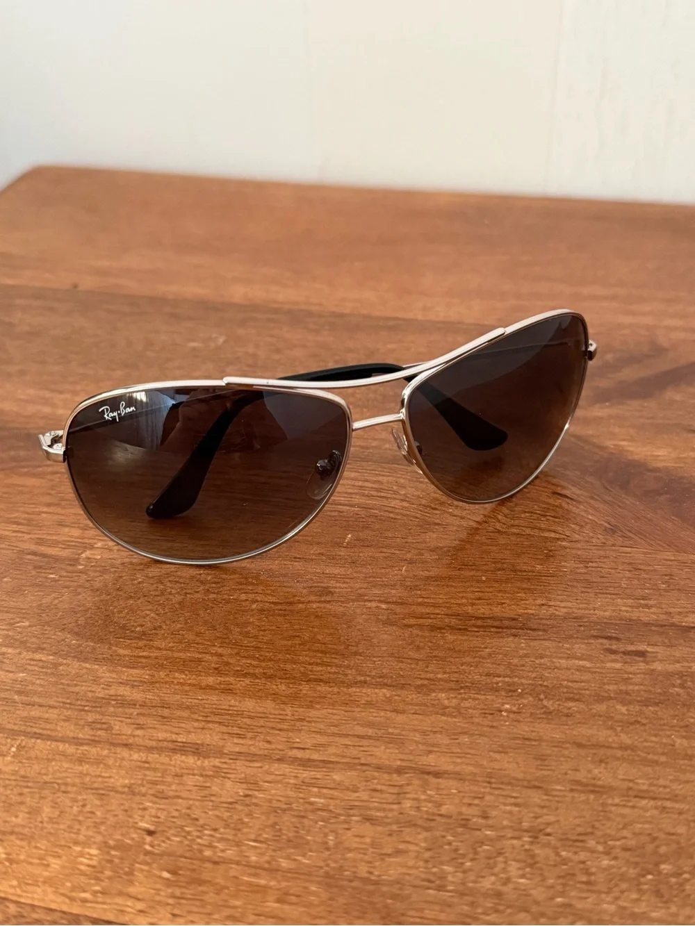 Ray-Ban Men's Silver Aviator Sunglasses with Brown Gradient Lenses